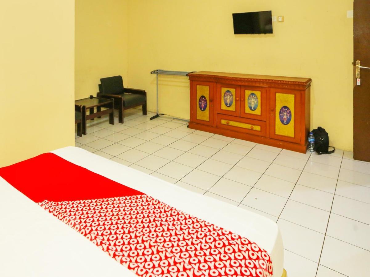 Oyo 93136 Hotel Santo Djaya 2 Bogor Kültér fotó