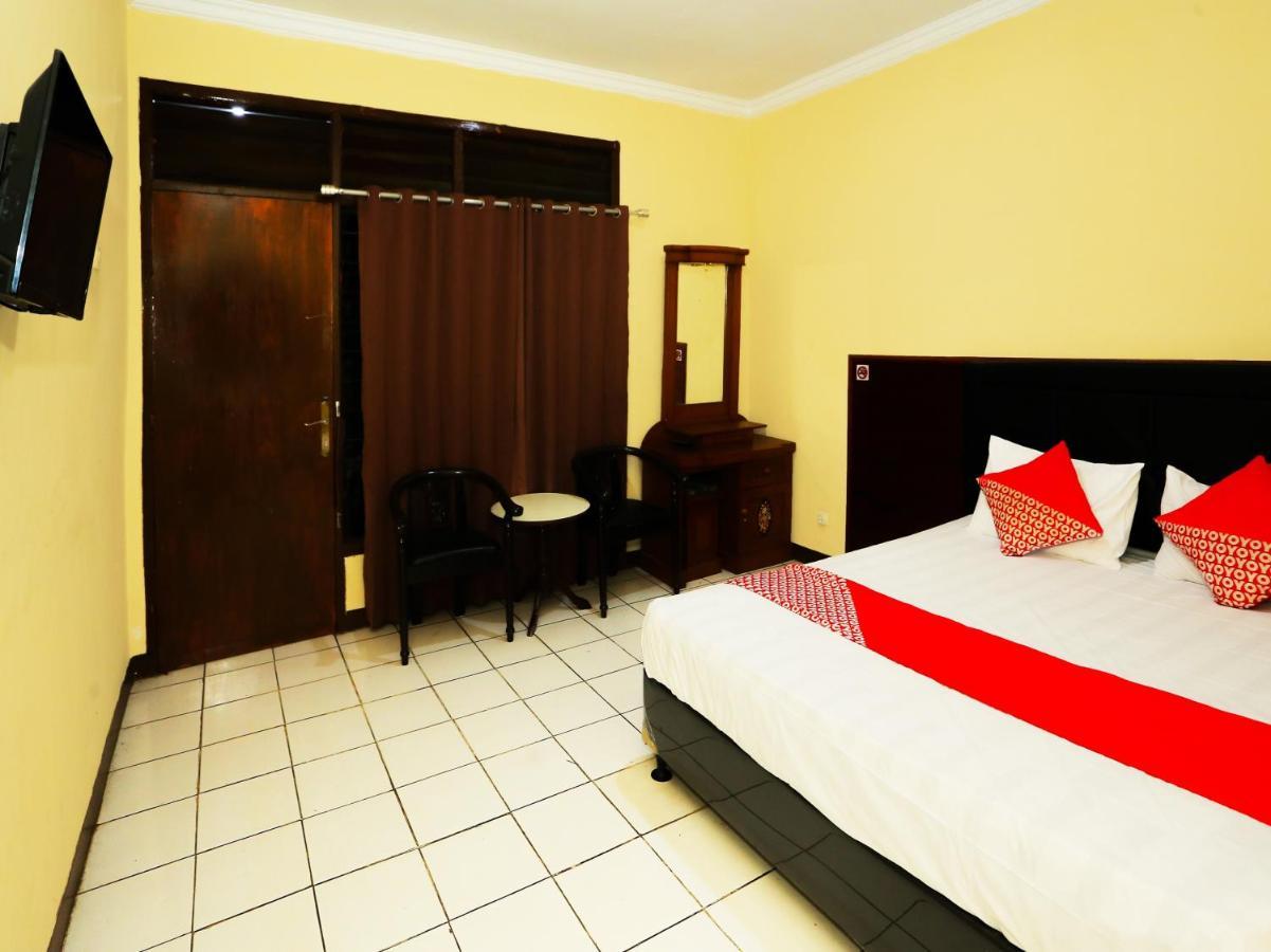Oyo 93136 Hotel Santo Djaya 2 Bogor Kültér fotó